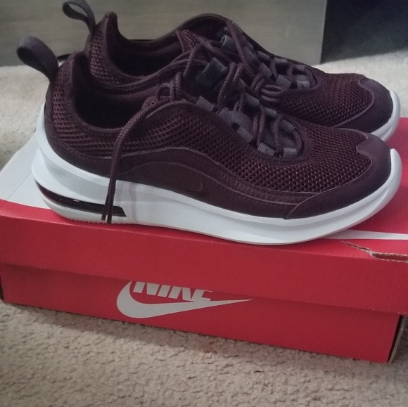 NIKE WOMEN AIR MAX ESTREA - Picture 1 of 6